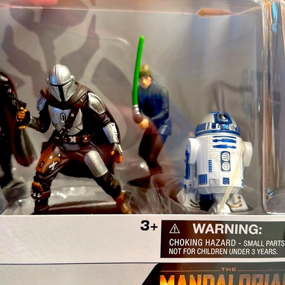 New Disney Parks Star Wars Mandalorian Figurine Set! - Picture 4 of 5